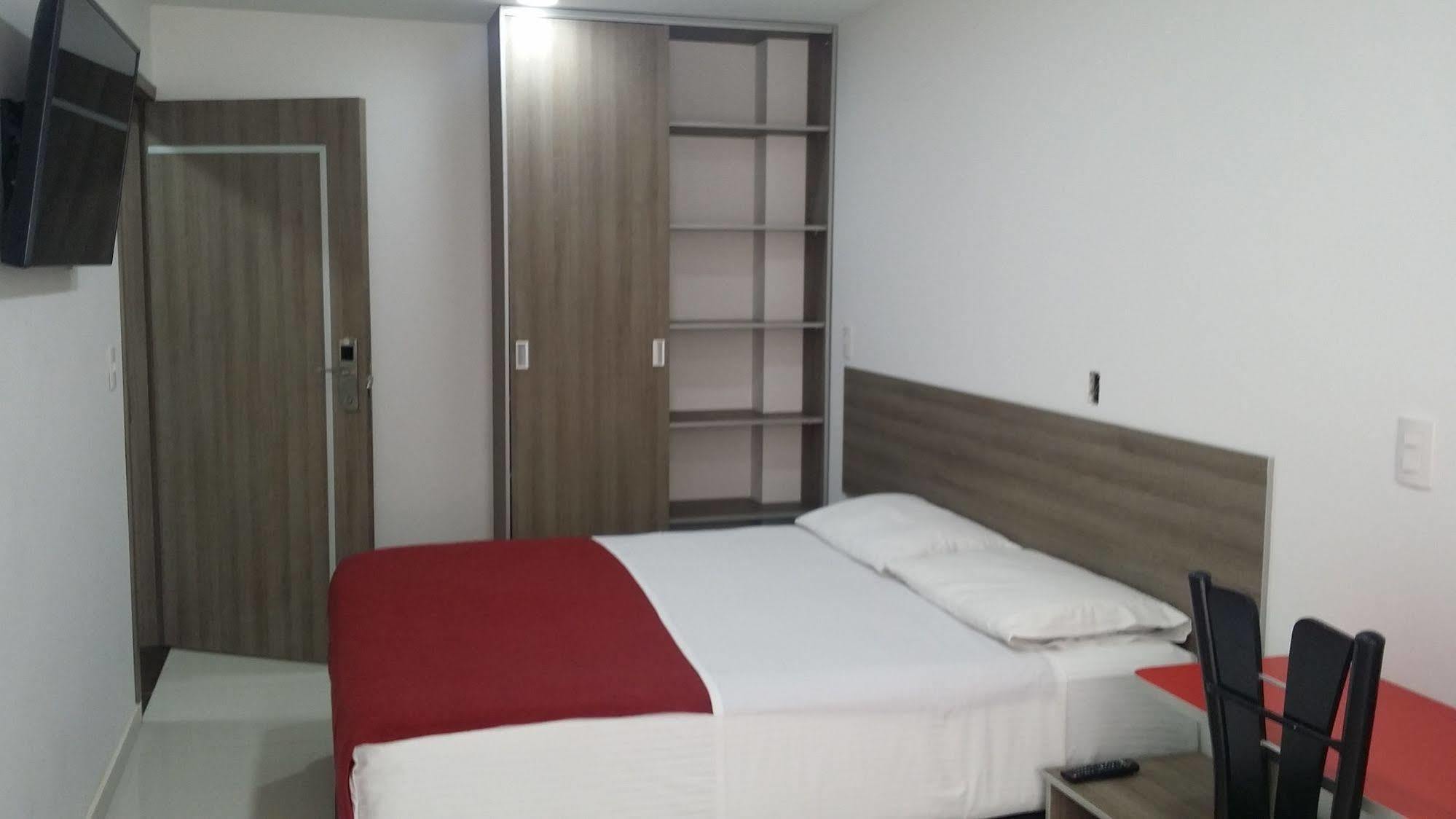 A Bogota On Holidays By Open - Hotel Cas-Embajada Americana Buitenkant foto